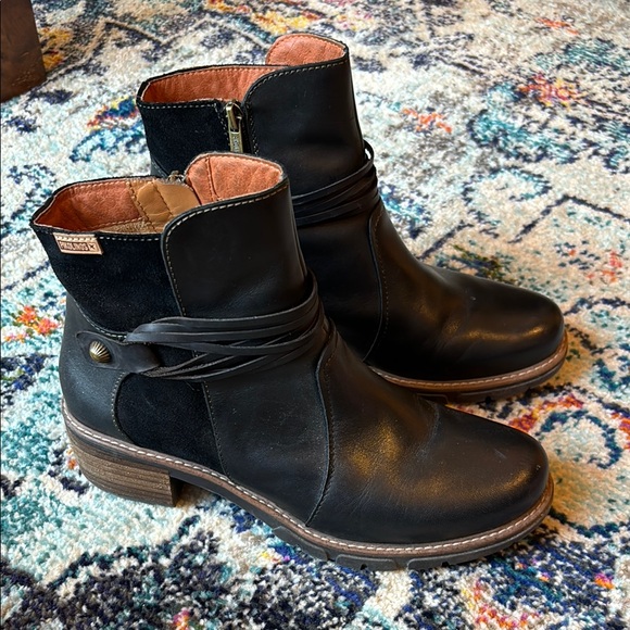 PIKOLINOS San Sebastián Women’s Lace Detail Ankle Boots - Picture 4 of 7